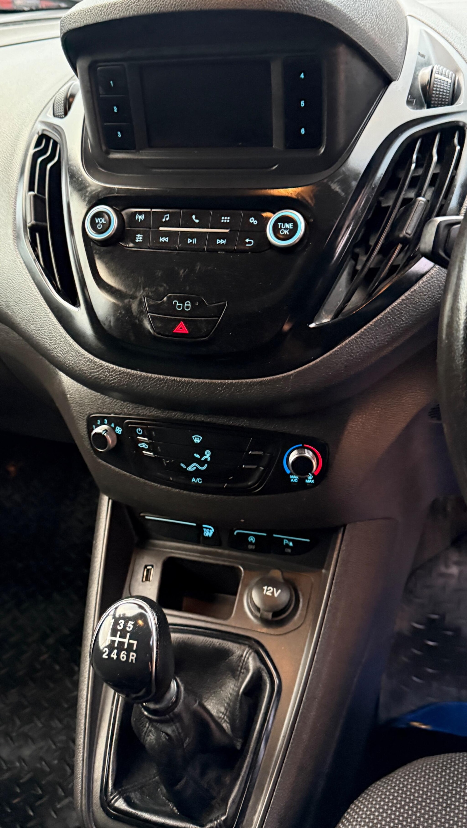 Used Ford Transit Courier 2020 for sale - 78132115: Photo 19