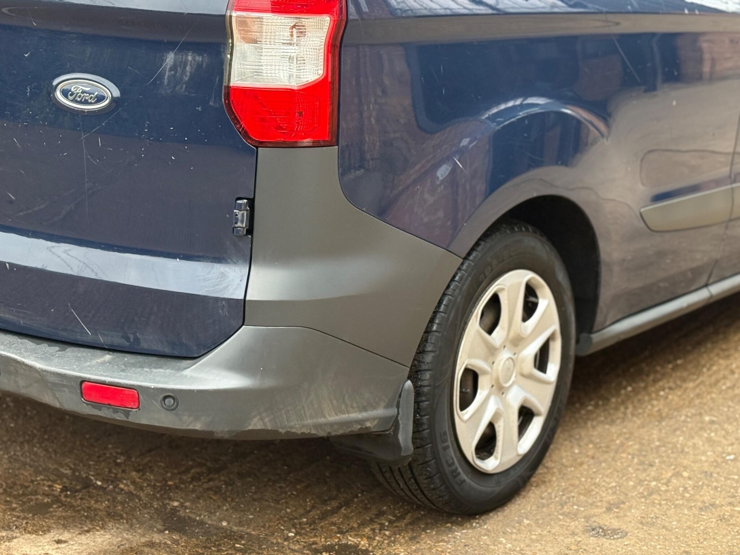 Used Ford Transit Courier 2016 for sale - 77483268: Photo 29