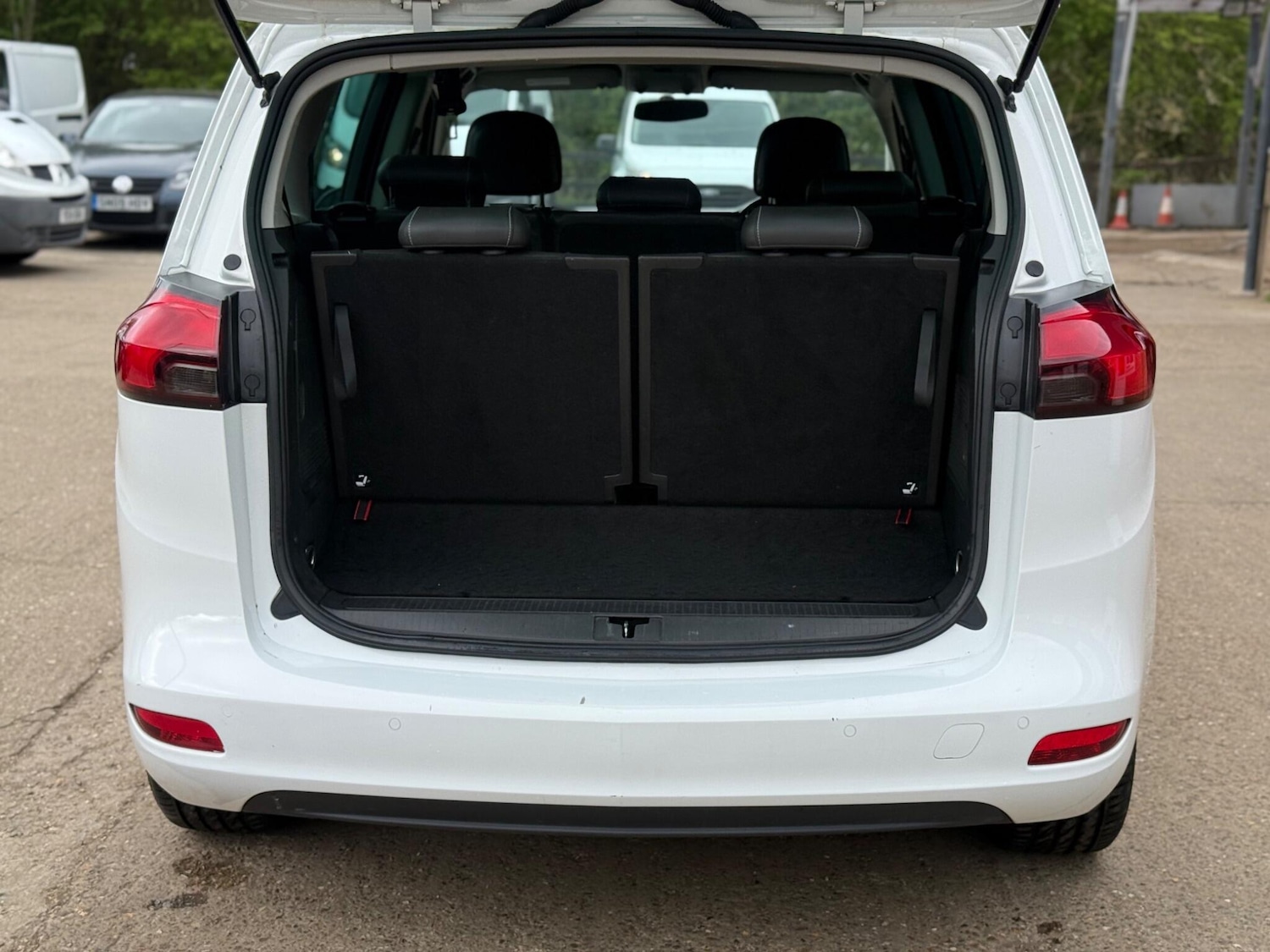 Used Vauxhall Zafira Tourer 2017 for sale - 78122248: Photo 18