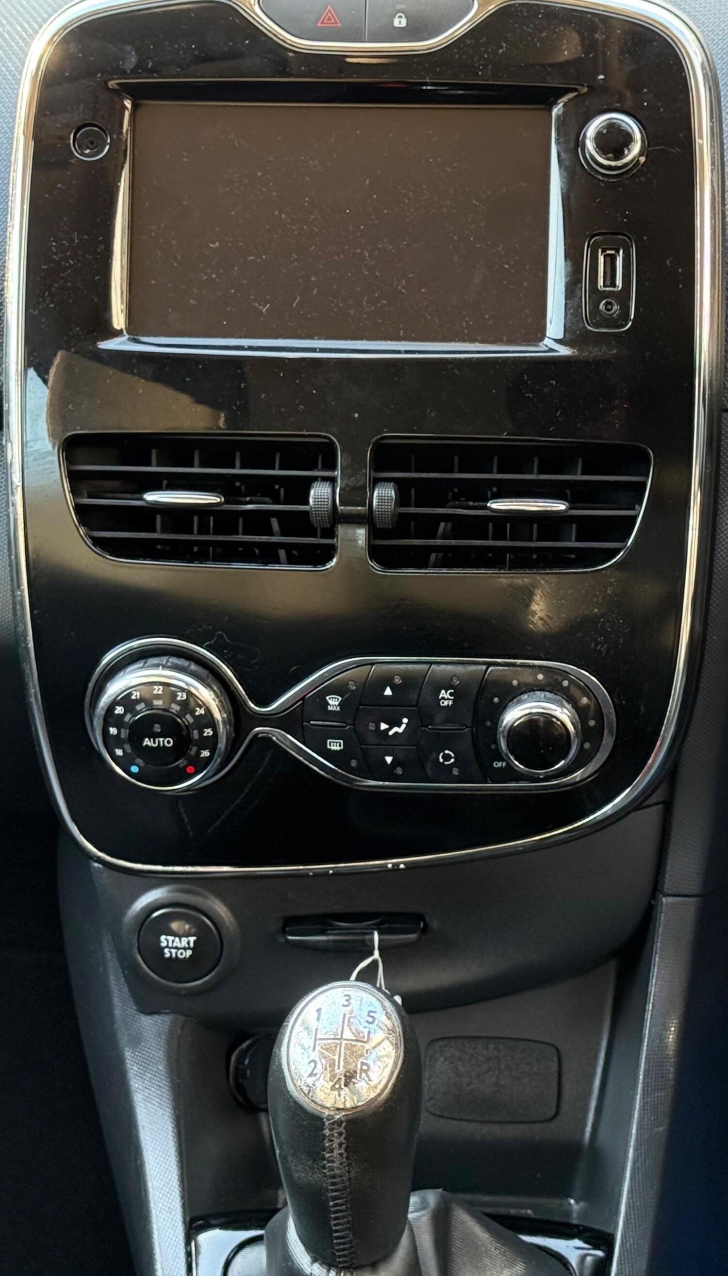 Used Renault Clio 2014 for sale - 78201493: Photo 19