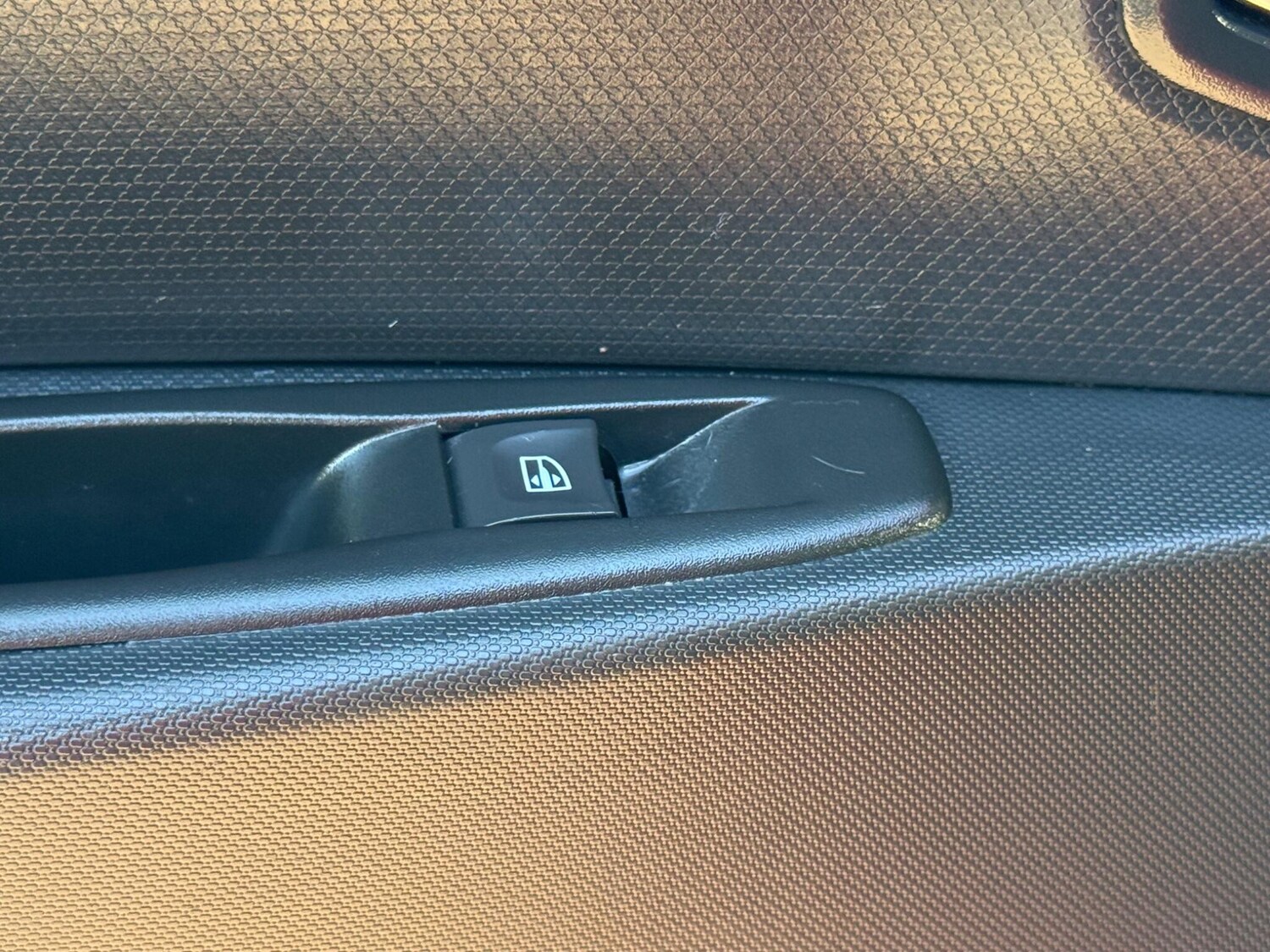 Used Renault Clio 2014 for sale - 78201493: Photo 47