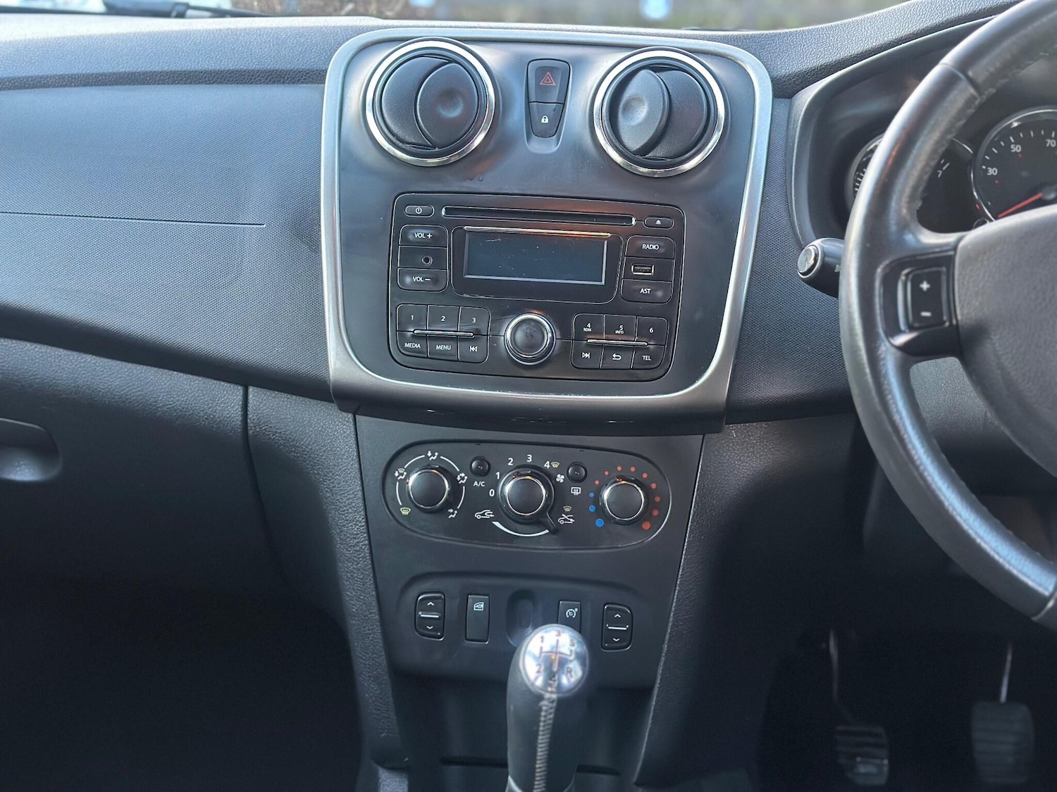 Used Dacia Logan MCV 2016 for sale - 76711928: Photo 46