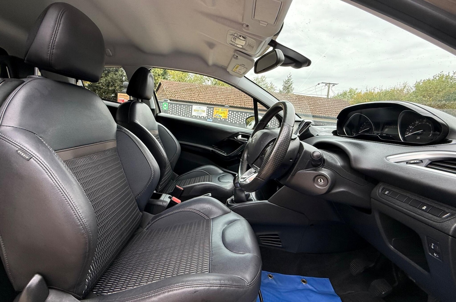 Used Peugeot 208 2015 for sale - 76174173: Photo 14