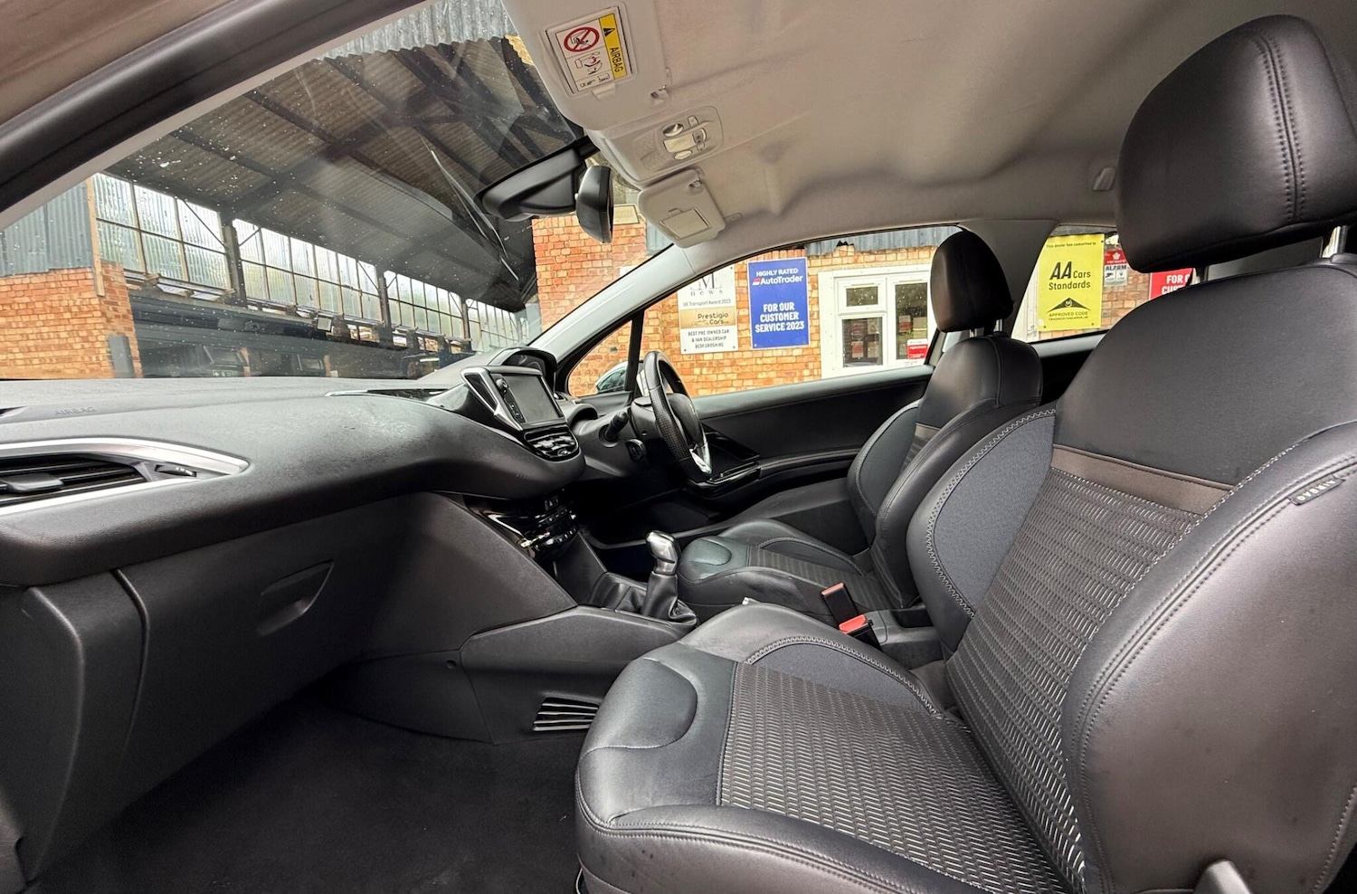 Used Peugeot 208 2015 for sale - 76174173: Photo 17