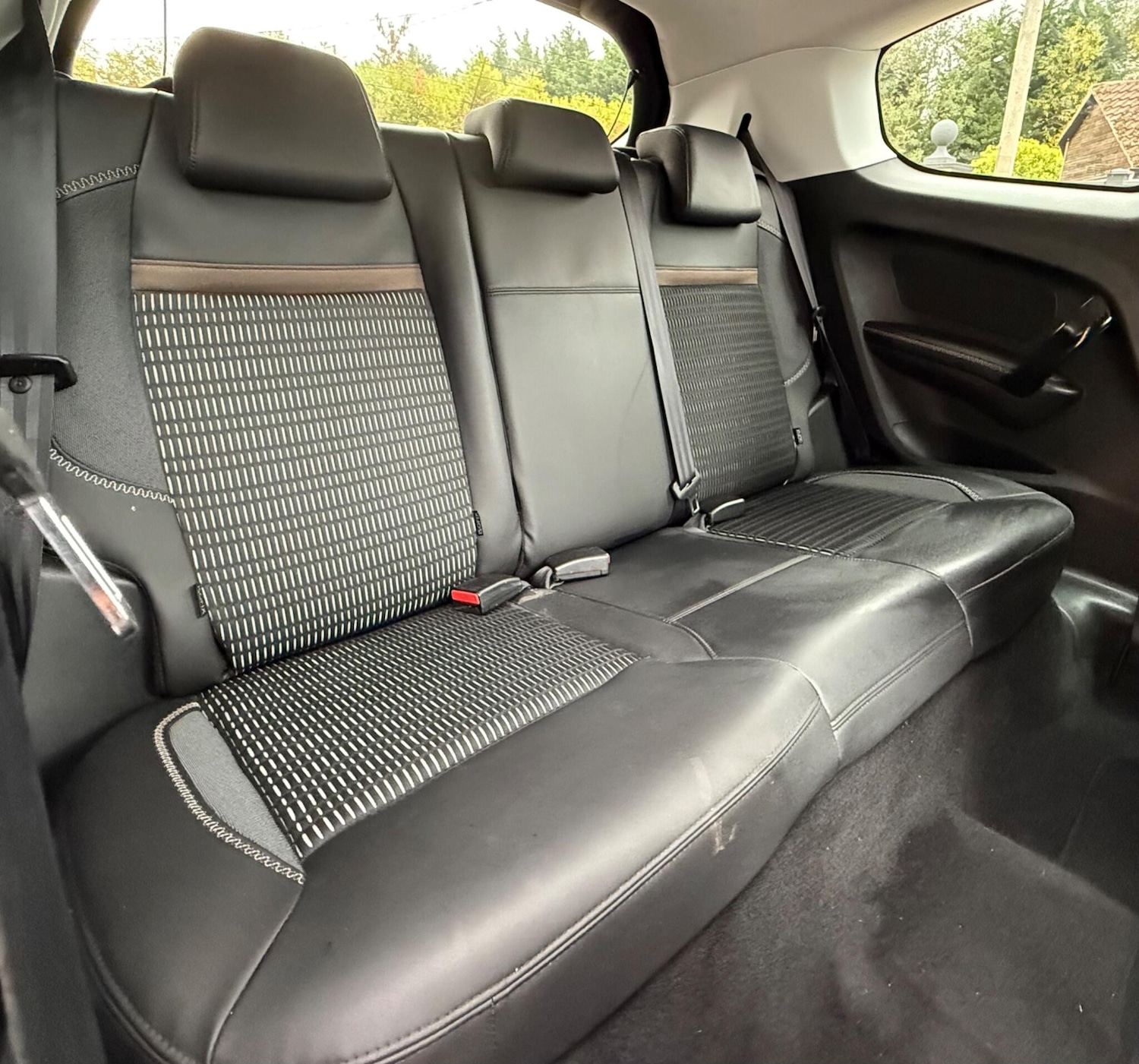 Used Peugeot 208 2015 for sale - 76174173: Photo 20