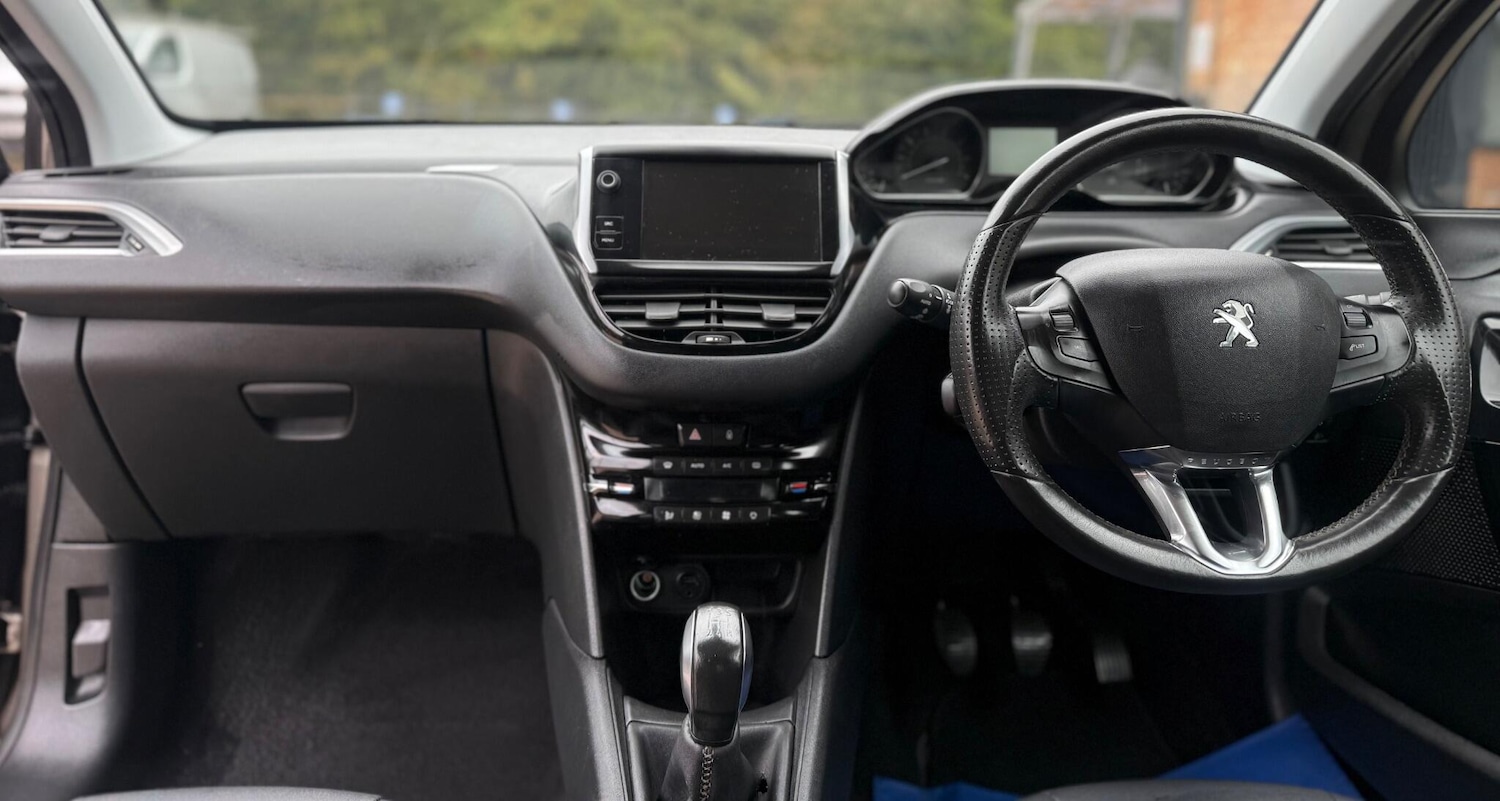 Used Peugeot 208 2015 for sale - 76174173: Photo 21
