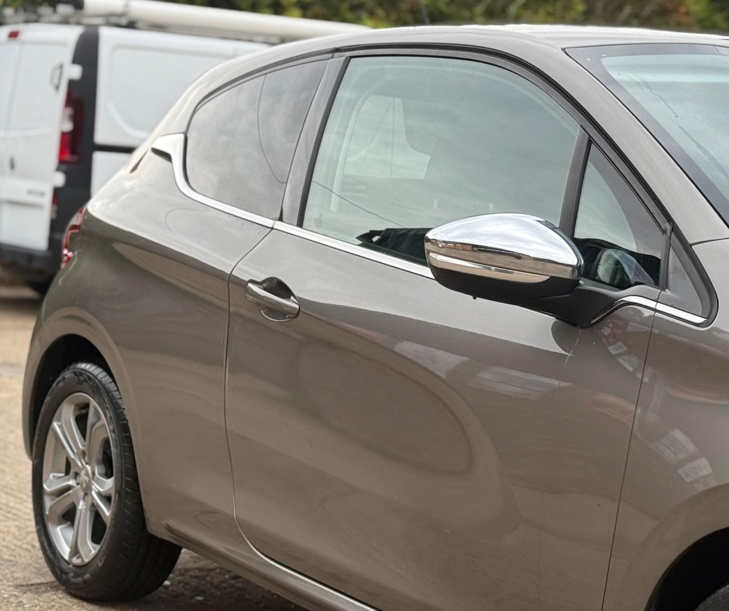 Used Peugeot 208 2015 for sale - 76174173: Photo 26
