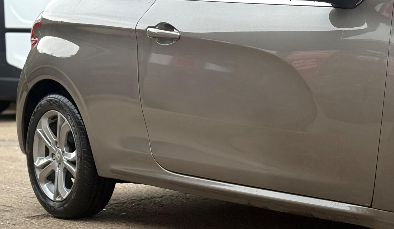 Used Peugeot 208 2015 for sale - 76174173: Photo 27