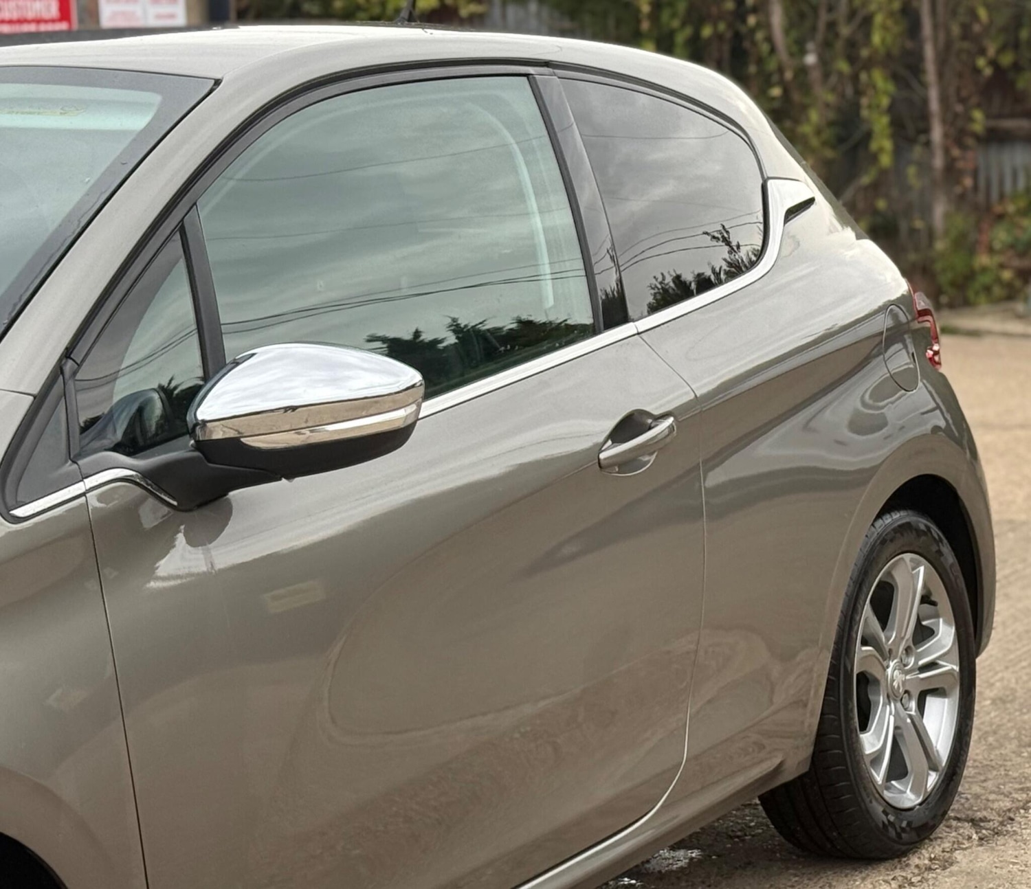 Used Peugeot 208 2015 for sale - 76174173: Photo 29