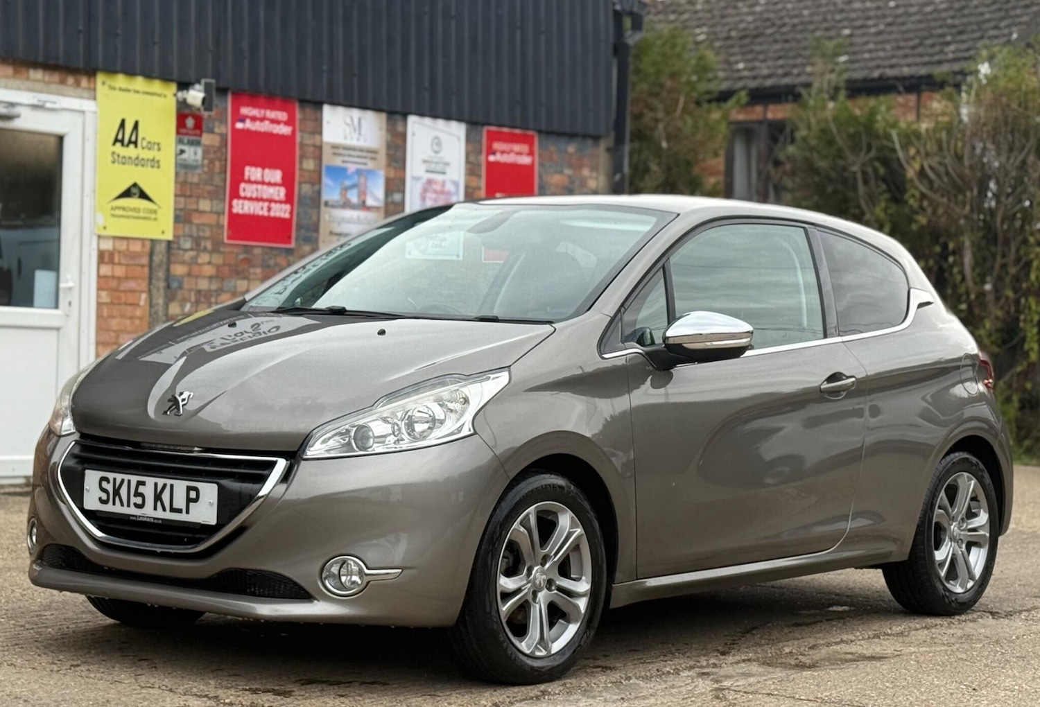 Used Peugeot 208 2015 for sale - 76174173: Photo 5