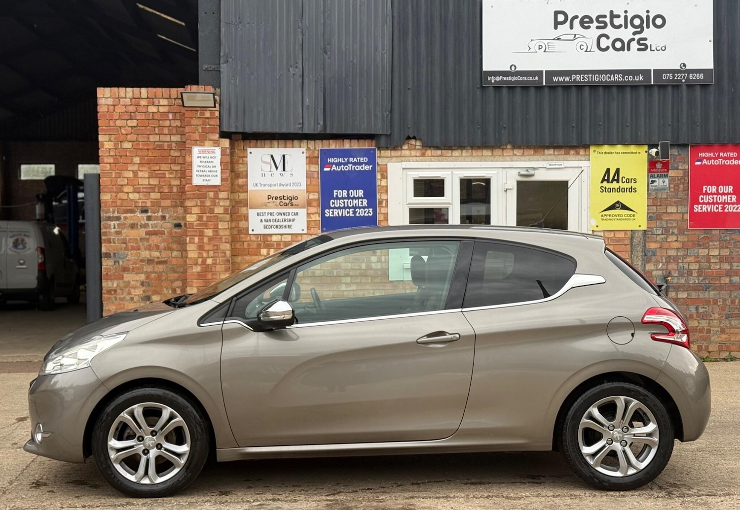 Used Peugeot 208 2015 for sale - 76174173: Photo 7