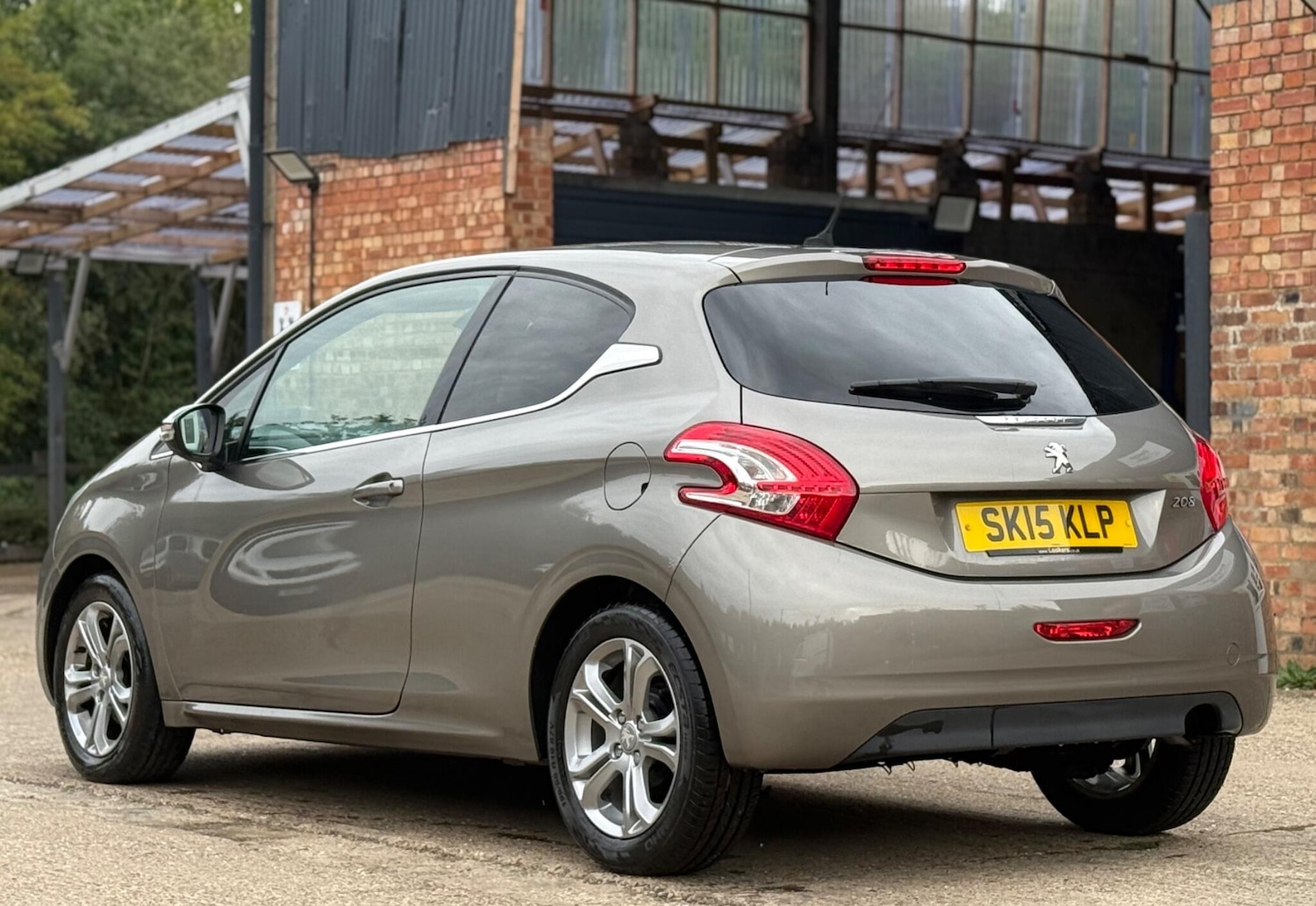 Used Peugeot 208 2015 for sale - 76174173: Photo 9