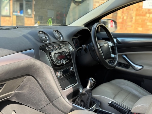 Used Ford Mondeo 2011 for sale - 76026949: Photo 17