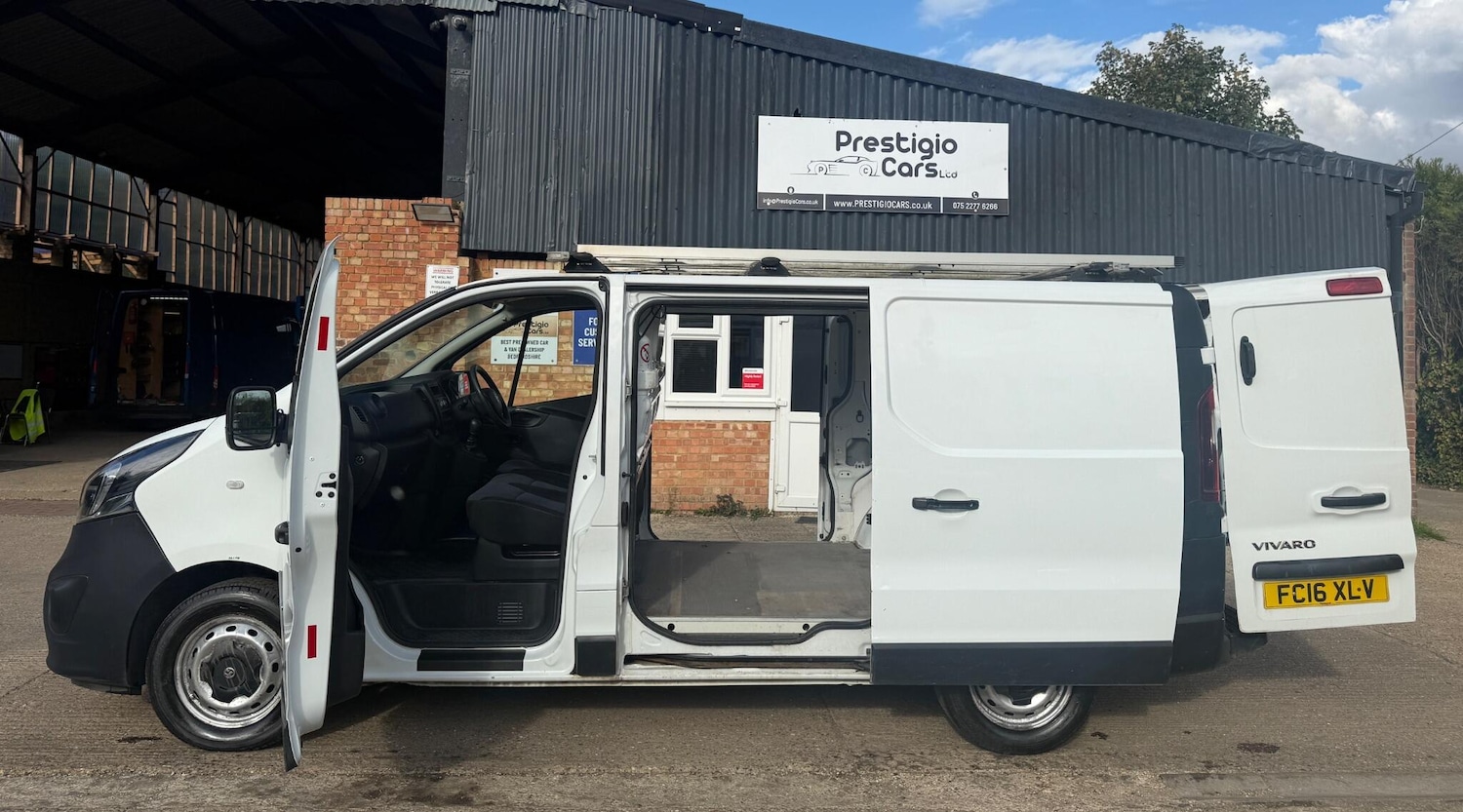 Used Vauxhall Vivaro 2016 for sale - 76057820: Photo 3