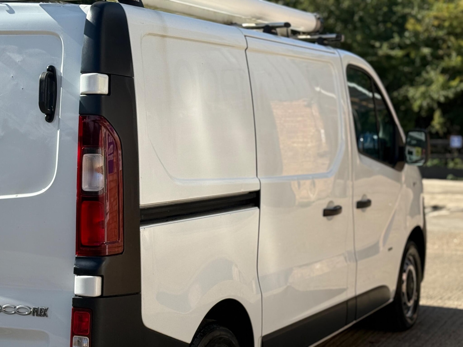 Used Vauxhall Vivaro 2016 for sale - 76057820: Photo 32