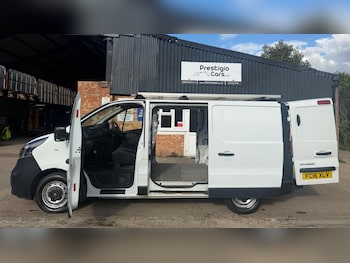 Used Vauxhall Vivaro 2016 for sale - 76057820: Photo 3