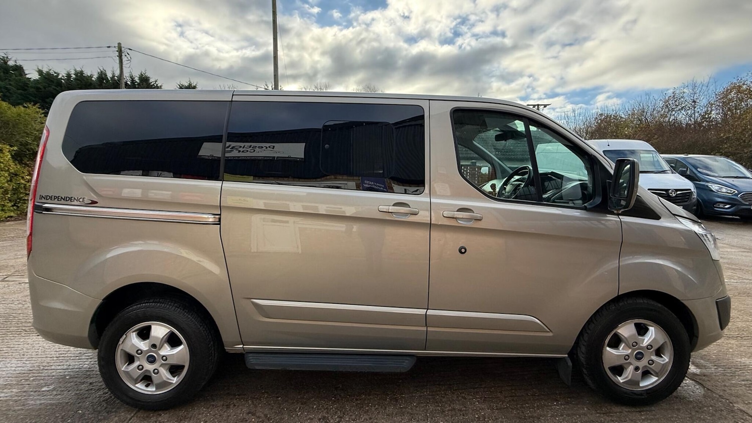 Used Ford Tourneo Custom 2017 for sale - 76697860: Photo 12