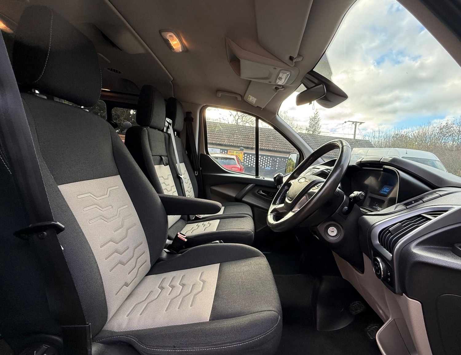 Used Ford Tourneo Custom 2017 for sale - 76697860: Photo 14