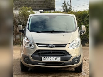 Used Ford Tourneo Custom 2017 for sale - 76697860: Photo