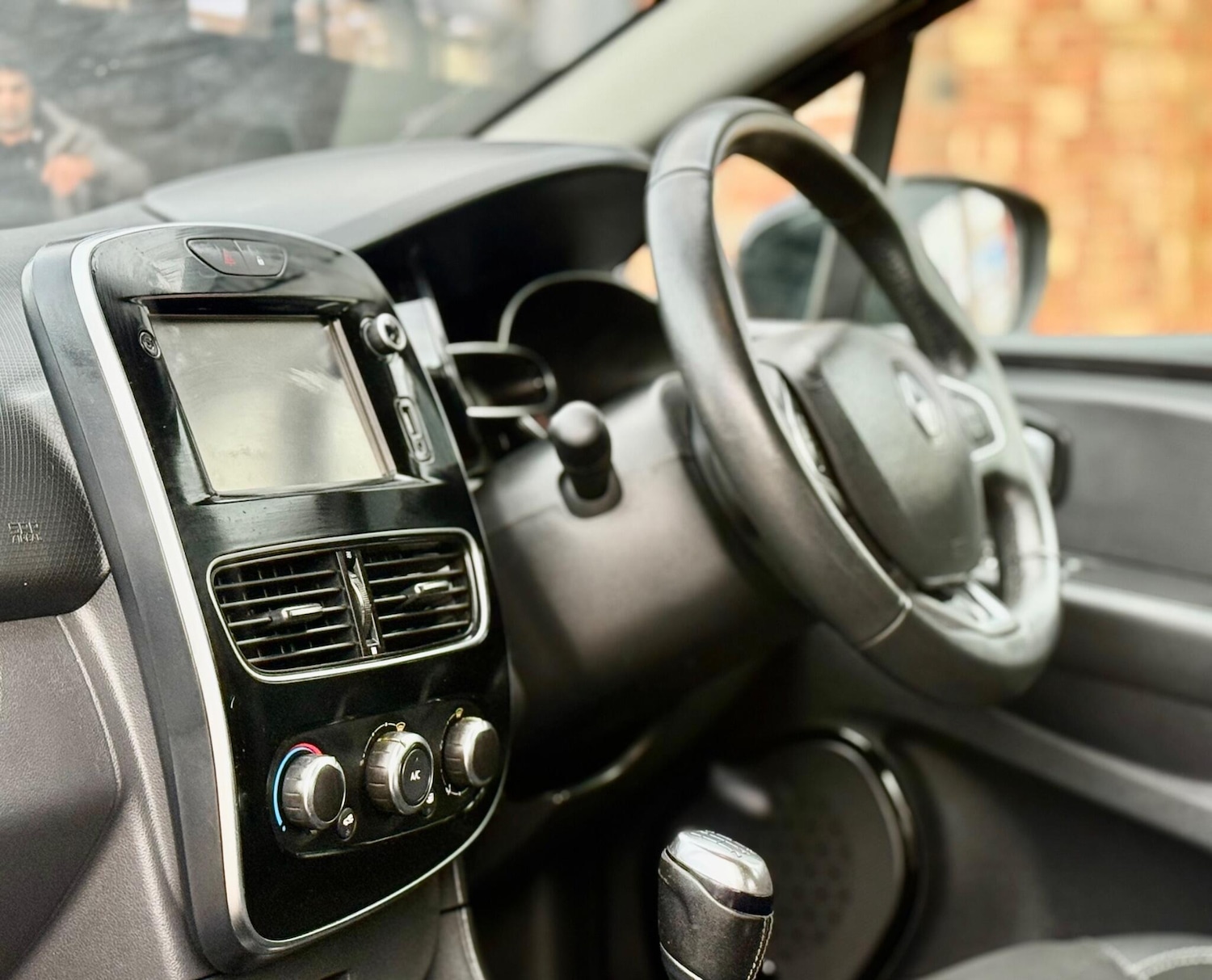 Used Renault Clio 2017 for sale - 77620330: Photo 16