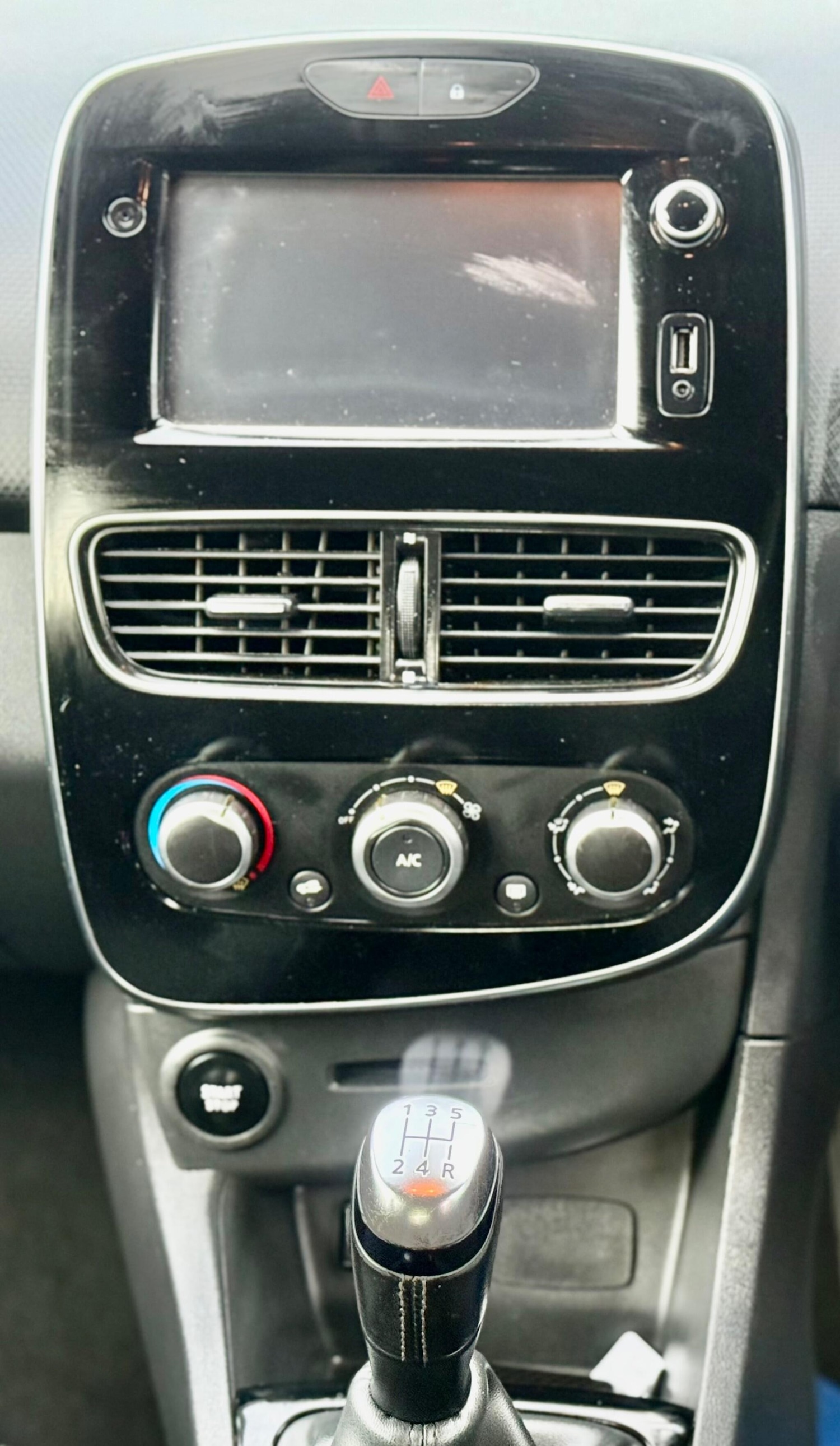 Used Renault Clio 2017 for sale - 77620330: Photo 24