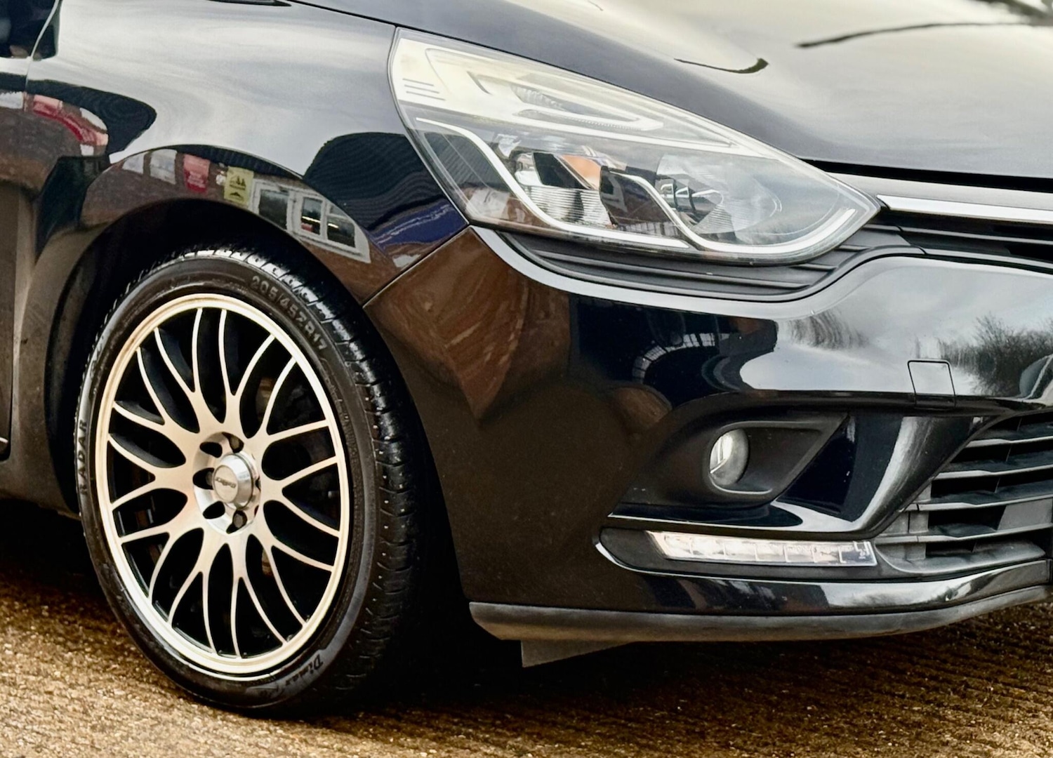 Used Renault Clio 2017 for sale - 77620330: Photo 28