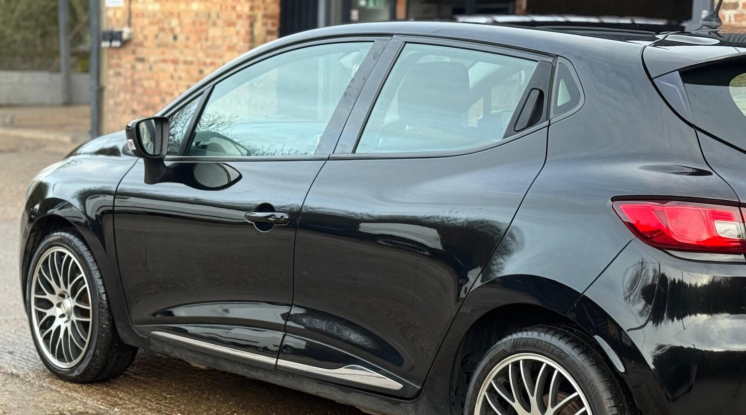 Used Renault Clio 2017 for sale - 77620330: Photo 35