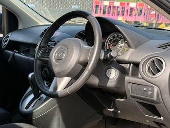 Used Mazda Mazda2 2012 for sale - 79099340: Photo