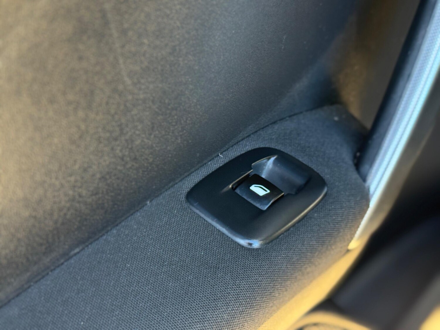 Used Peugeot 2008 2017 for sale - 77935467: Photo 42