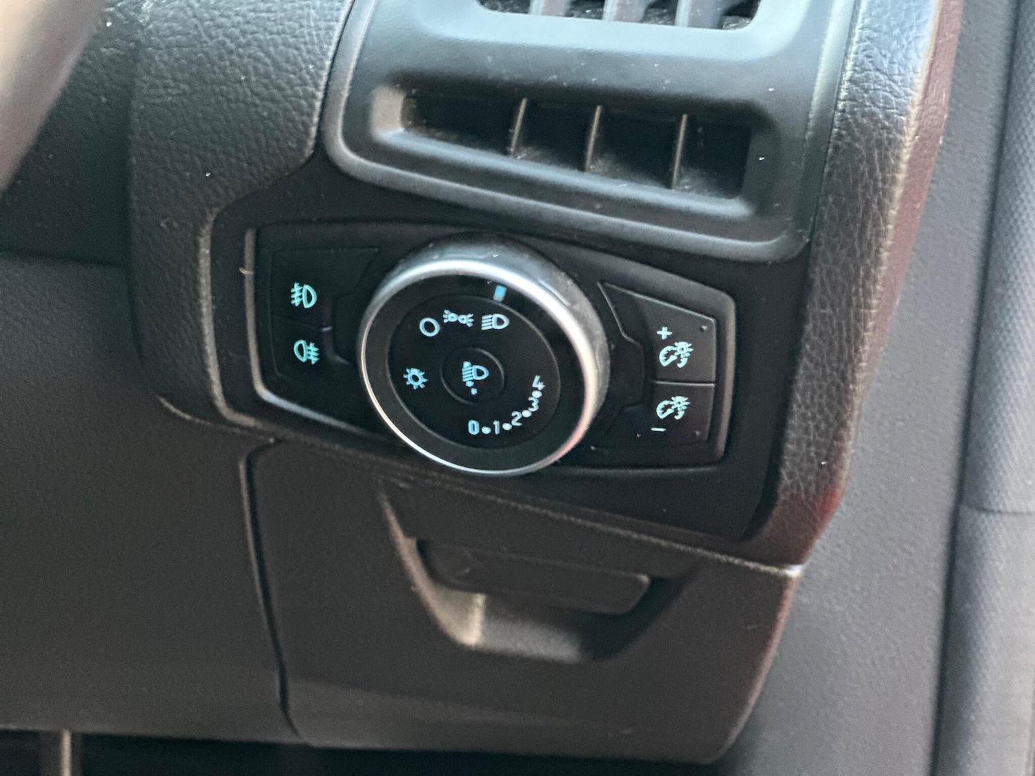 Used Ford Focus 2015 for sale - 76697830: Photo 47