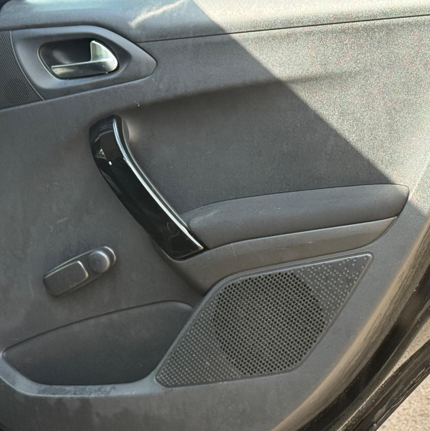 Used Peugeot 208 2013 for sale - 76128015: Photo 18