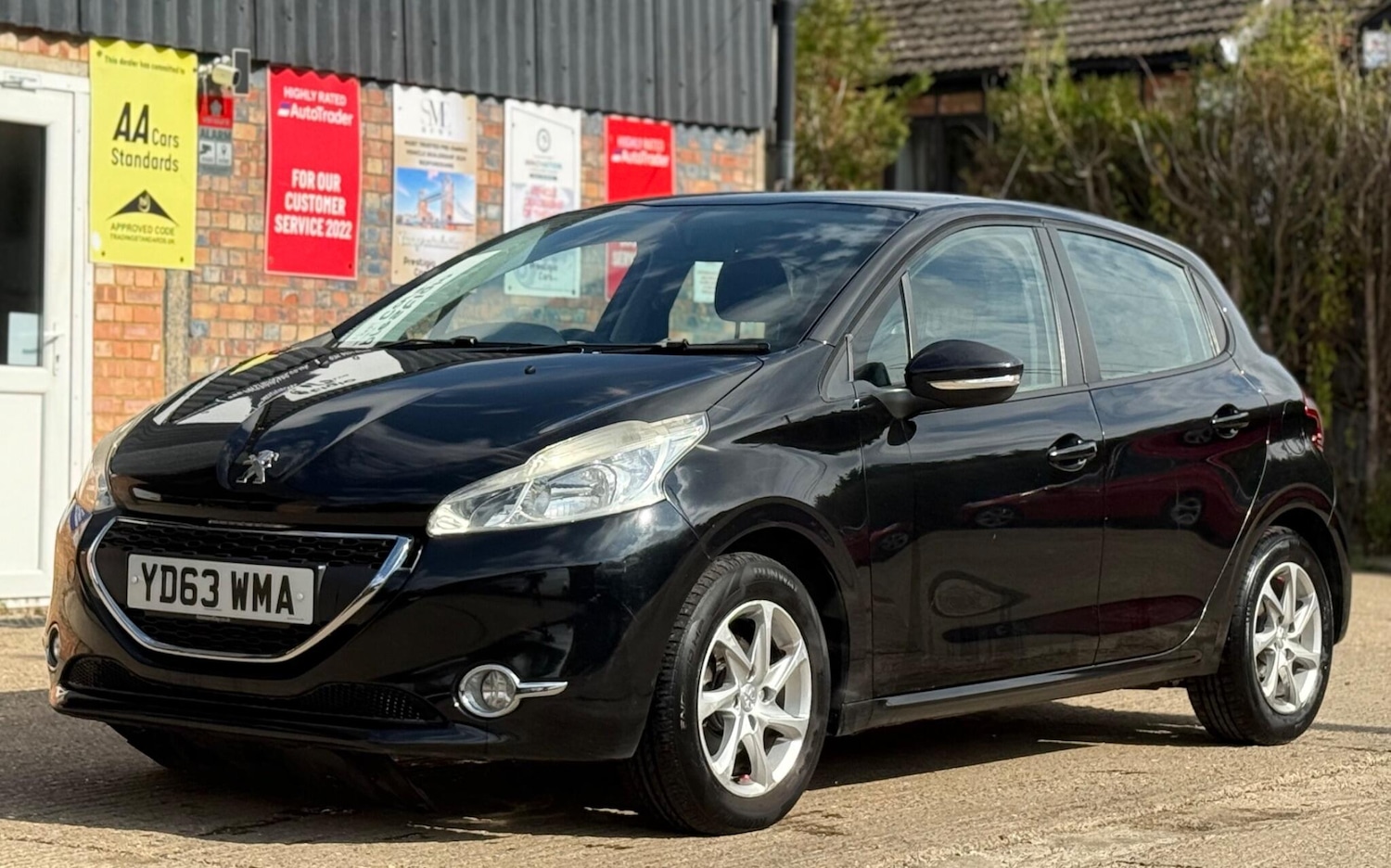 Used Peugeot 208 2013 for sale - 76128015: Photo 3