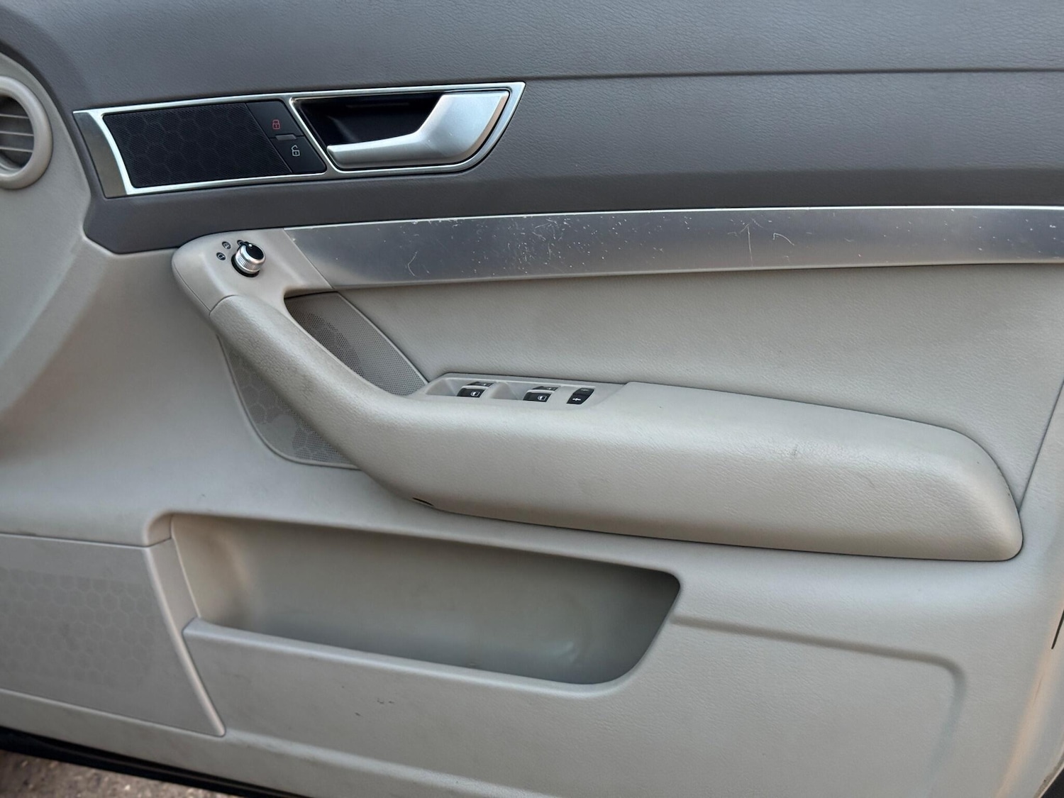 Used Audi A6 Avant 2010 for sale - 76395549: Photo 17