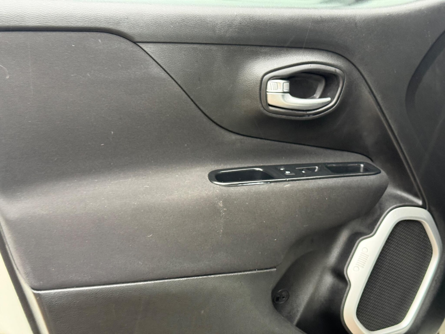 Used Jeep Renegade 2016 for sale - 77336898: Photo 21