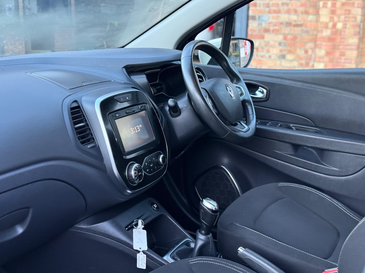 Used Renault Captur 2018 for sale - 76909255: Photo 15