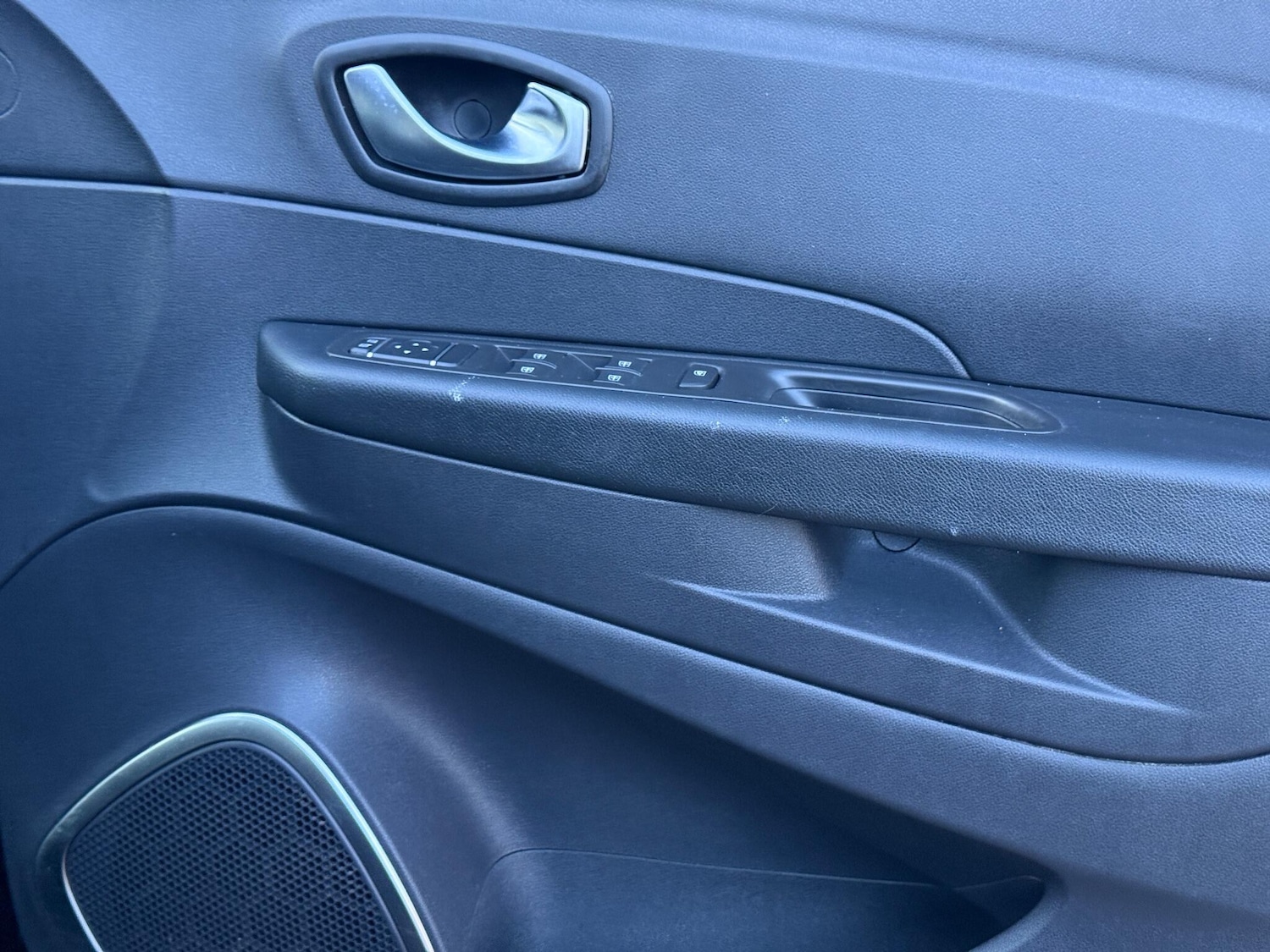 Used Renault Captur 2018 for sale - 76909255: Photo 33