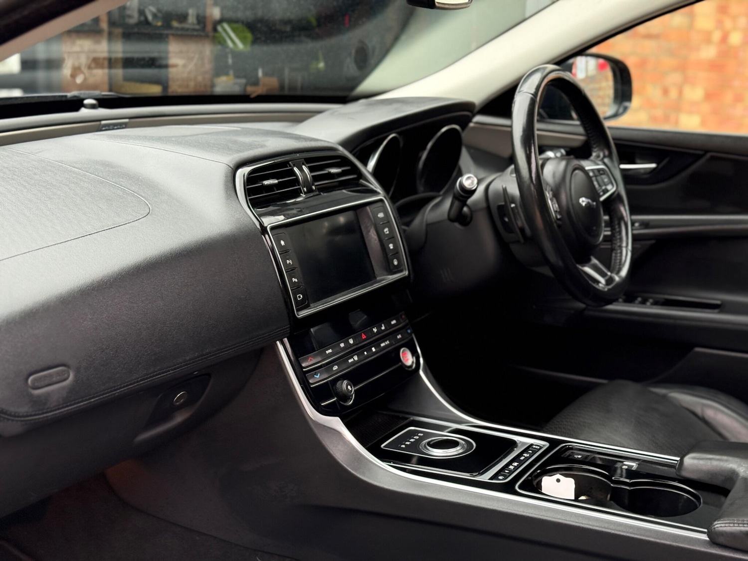 Used Jaguar XE 2017 for sale - 77849120: Photo 15