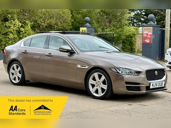 Used Jaguar XE 2016 for sale - 78122244: Photo