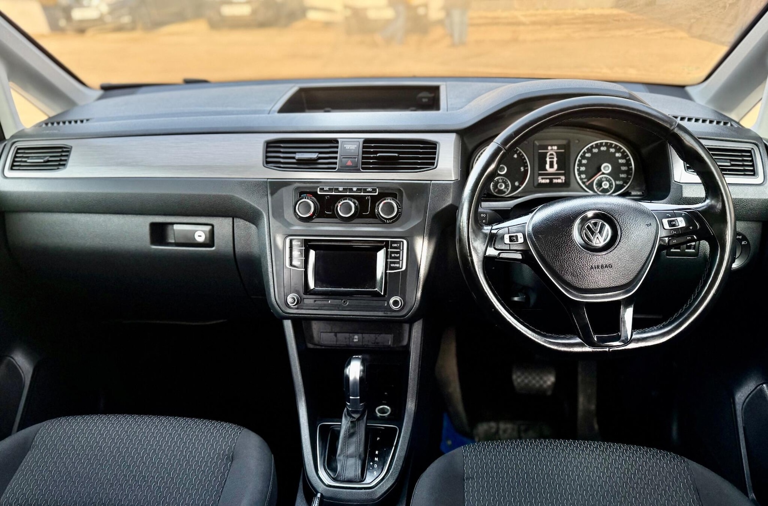 Used Volkswagen Caddy Maxi Life 2017 for sale - 77730026: Photo 21