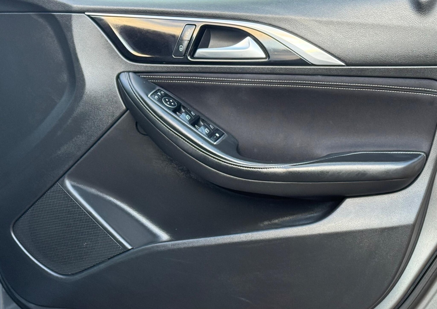 Used Infiniti Q30 2017 for sale - 77259049: Photo 15