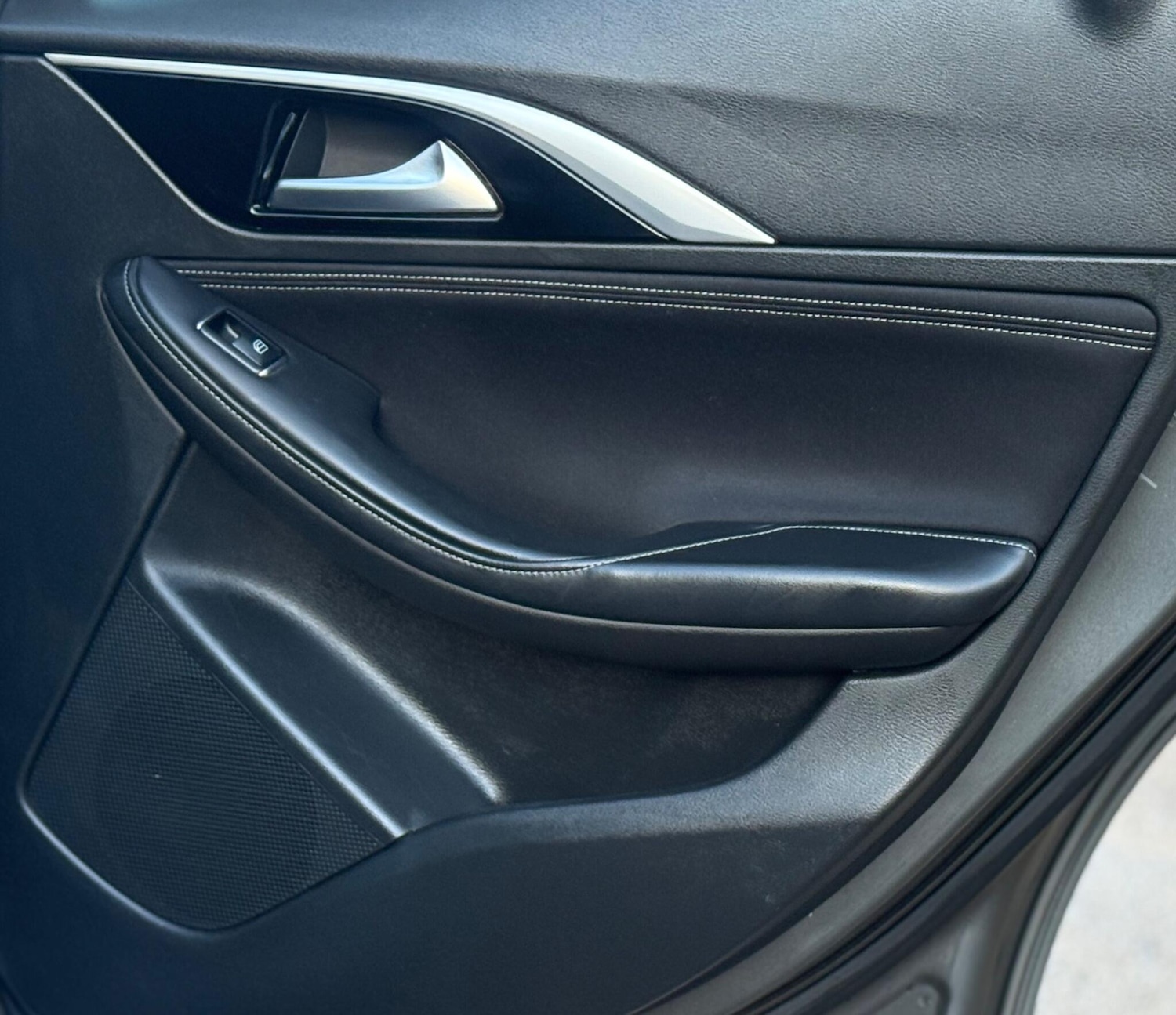 Used Infiniti Q30 2017 for sale - 77259049: Photo 22