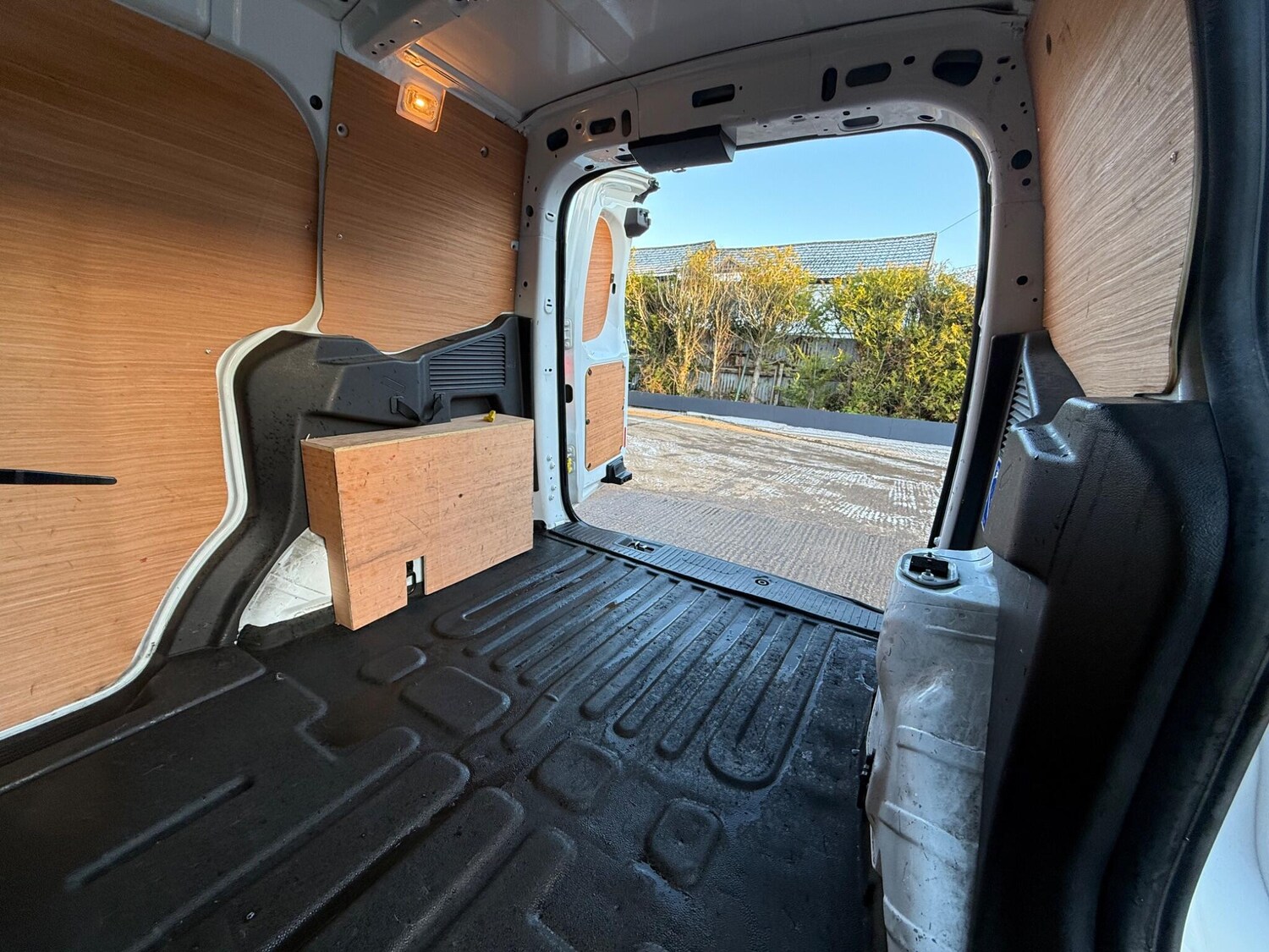 Used Ford Transit Courier 2020 for sale - 77106819: Photo 20