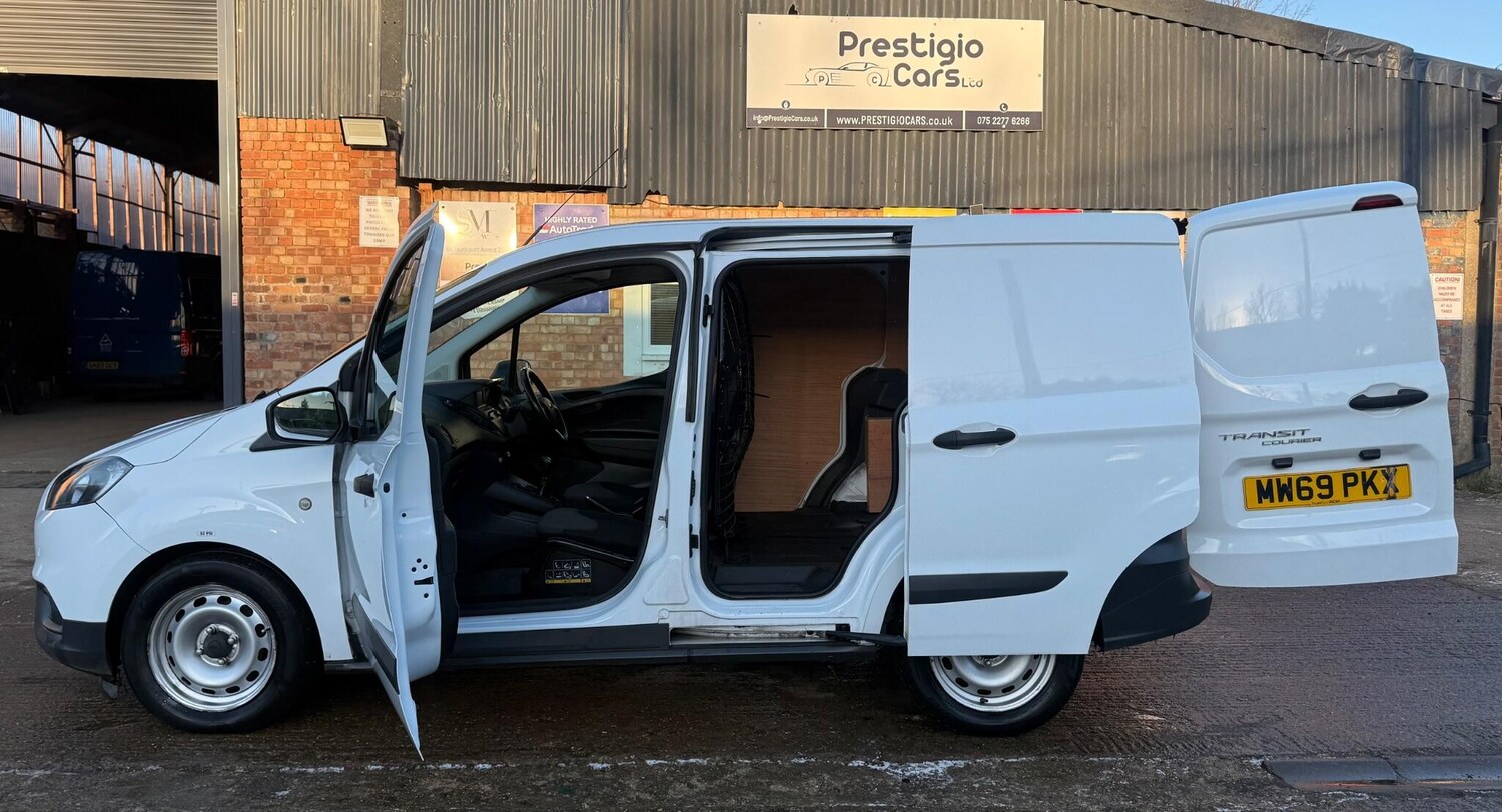 Used Ford Transit Courier 2020 for sale - 77106819: Photo 21
