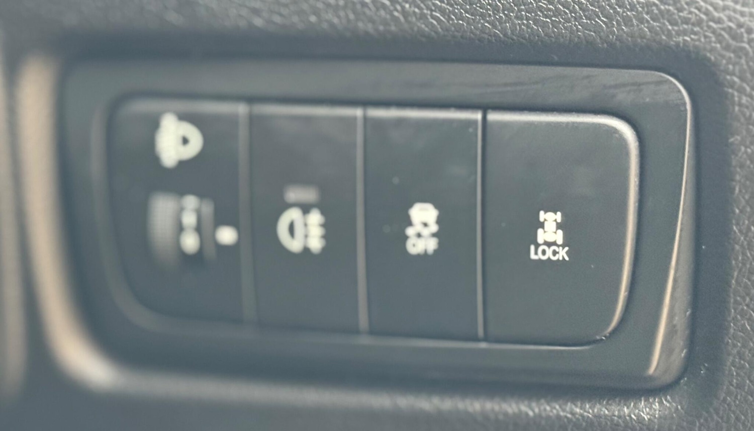 Used Ssangyong Korando 2015 for sale - 76719599: Photo 52