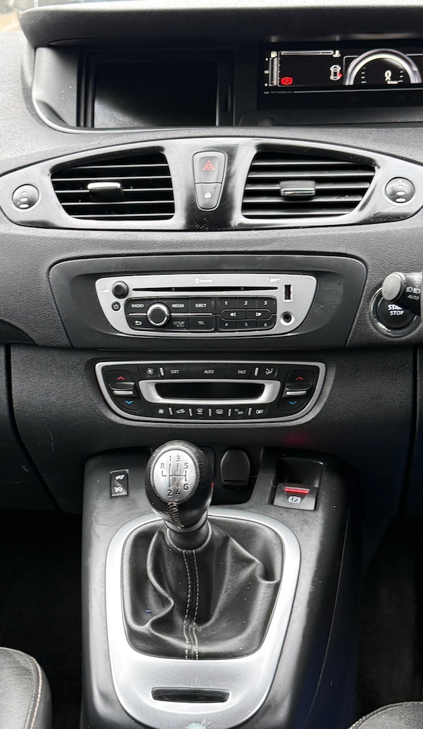 Used Renault Grand Scenic 2013 for sale - 76292835: Photo 19