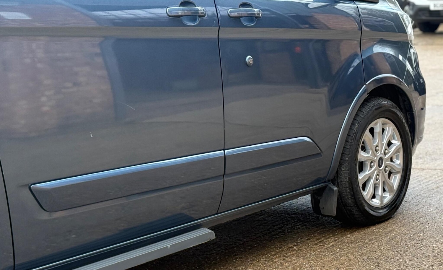 Used Ford Tourneo Custom 2018 for sale - 76638001: Photo 40