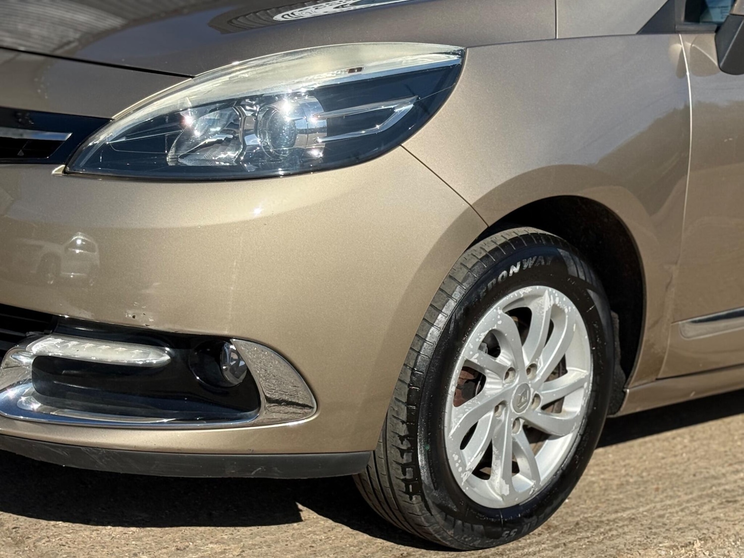 Used Renault Grand Scenic 2015 for sale - 78145735: Photo 24