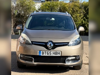 Used Renault Grand Scenic 2015 for sale - 78145735: Photo