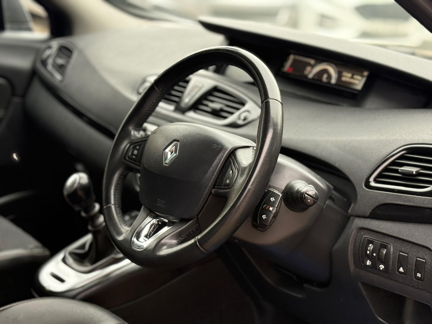 Used Renault Grand Scenic 2013 for sale - 76595684: Photo 13