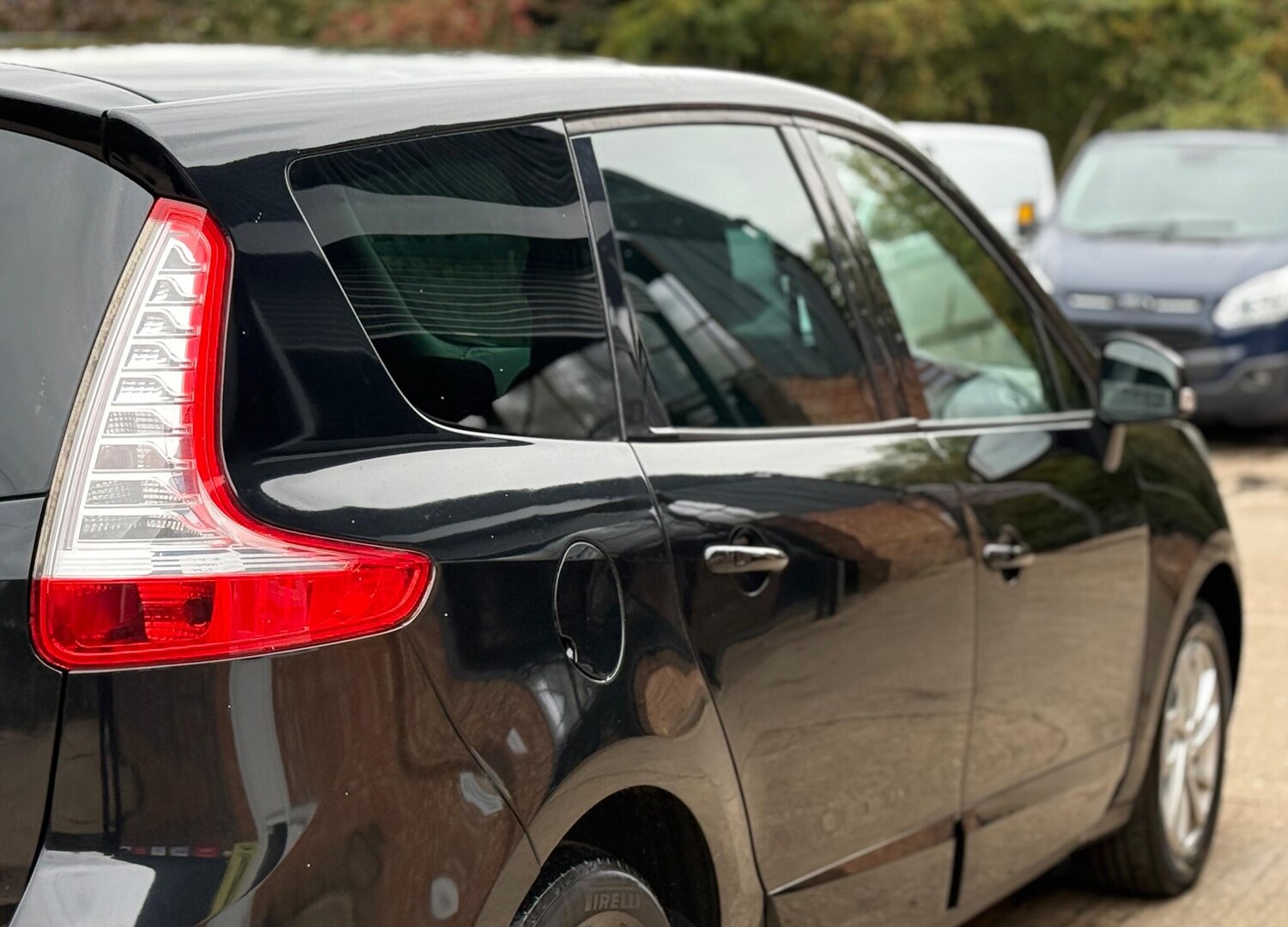 Used Renault Grand Scenic 2013 for sale - 76595684: Photo 31